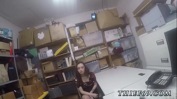 Der rothaarige Polizist bestritt zunächst die Anklage des LP-Beamten wegen Diebstahls.