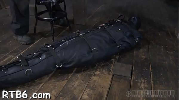 Corporalist is giving gagged chick a b. pussy pleasuring