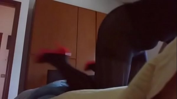 मैं आपको उत्तेजित करने के लिए अपनी चड्डी के अंदर एक अच्छा ज़ेंताई संग्रह घोंटता हूँ