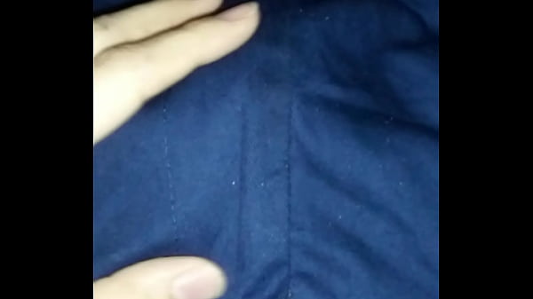 I pantaloni degli studenti sono pieni di castità
