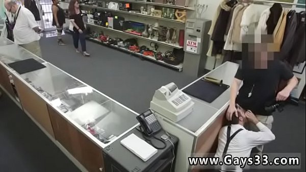 Hommes hétérosexuels séduits Il va devoir sucer ma verge derrière