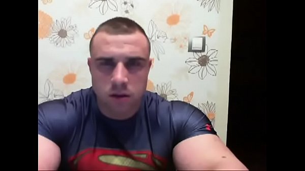 Igor, culturista, posa nuda e amp_ JO