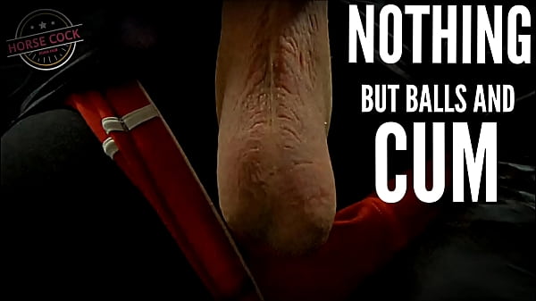 Grosses boules rebondissant d'une énorme bite Strip-teaseur masculin solo bisexuel avec éjaculation chaude et humide et jeu de sperme de POV Grosse bite blanche en gros plan
