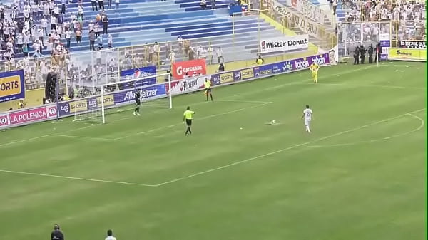 Joven santaneco se folla a puta vestida de blanco (su primer día de adulto)