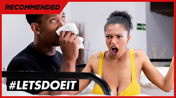 HORNYHOSTEL - (Tina Fire, Jesus Reyes) - Bộ ngực khổng lồ Ebony Latina được âm hộ của cô ấy đập bởi BBC Panty Sniffer