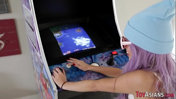 Bendy little teen asian gobbles shlong