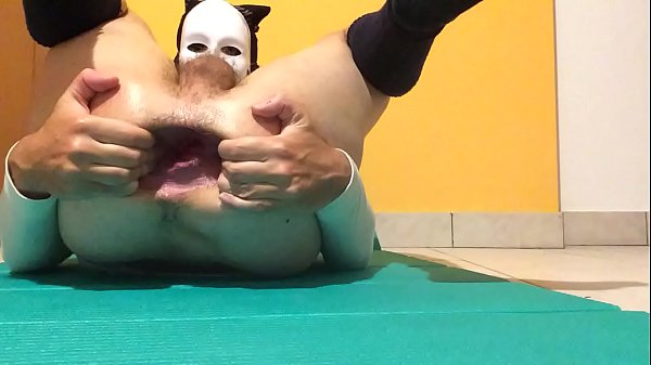 Inserimento anale pazzesco (una bottiglia grande e...)