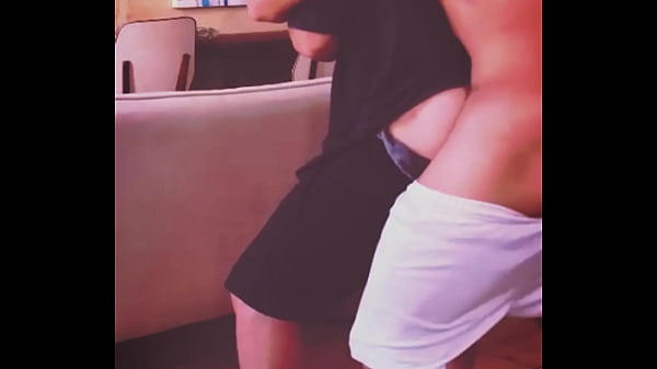 Il mio coinquilino mi scopa senza preservativo dopo qualche drink