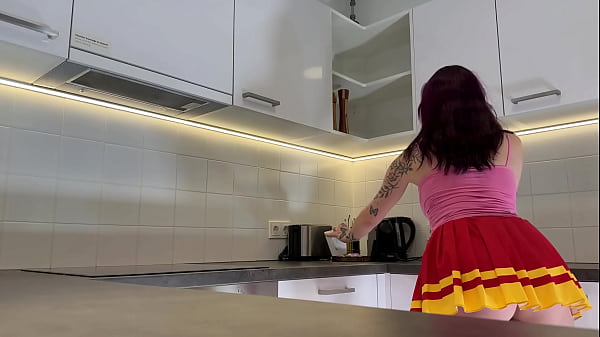 Sexy sexy Teen performs