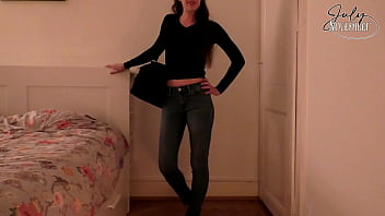 Dobbiamo davvero condividere lo stesso letto???Hai invitato il tuo migliore amico a...