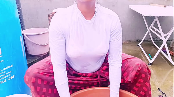 Bộ ngực gợi cảm của con gái Maid'_s với chủ nhà Hardcore chết tiệt telugu nói chuyện bẩn thỉu.