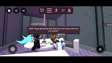 Usé los agujeros de una perra gringa hasta que perdimos la conexión con los servidores.