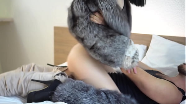 Tôn sùng áo khoác lông! Foxy lông xù trong bộ đồ lông thú, áo khoác lông thú, phích cắm hậu môn đuôi cáo. nhập vai