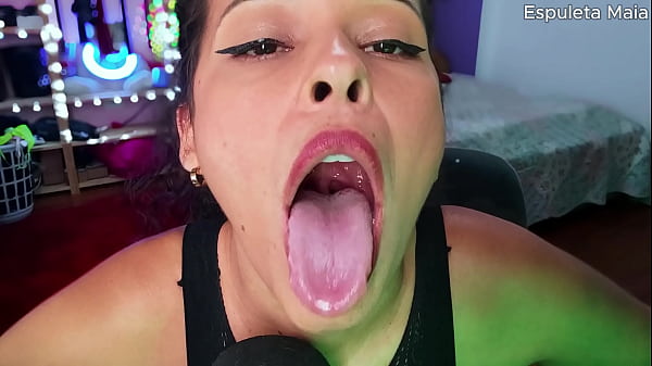 指导打飞机，打飞机时埃斯普莱塔会告诉你什么时候可以射在她脸上