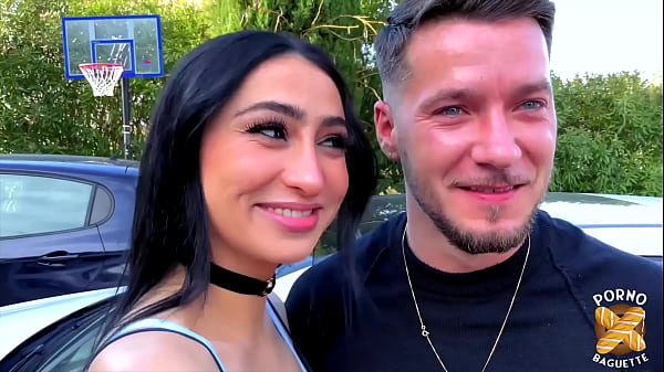 Pam và Didi, hai quả bom, chia sẻ một con cặc