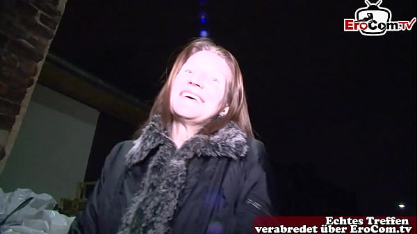 Deutsches normales Mädchen von nebenan wurde auf der Straße für ein Amateurcasting angesprochen