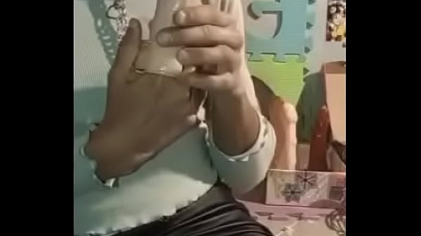 I practice putting condoms with my mouth on my dildos of different sizes / Sissy Itzel Lunática