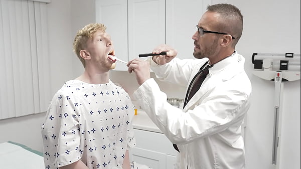 Arzt benötigt Spermaprobe des Patienten zur weiteren Behandlung – Doctorblows