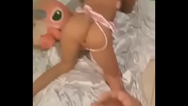 comendo o cu da amiga da minha erdadeira (sex toy)
