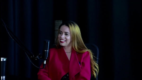 Lavora su un sito web straniero, ha avuto problemi con il suo professore al college, voleva fare il modello e come è finito nel mondo della pornografia - Jhocy (SHEER/RED)