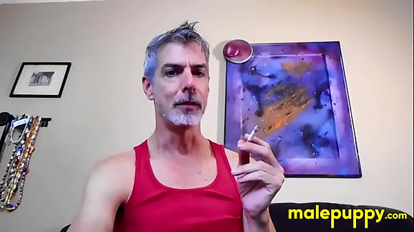 Der böse alte Richard Lennox holt sich in der Wanne einen runter und bläst dir Zigarettenrauch ins Gesicht