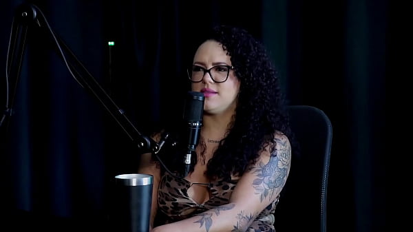 Lui è andato in un albergo per fare delle foto sensuali, la famiglia ha accettato ma il fratello era geloso, non gli piacciono gli stereotipi, e quando lo ha fatto con una donna... - Brunna Sweet (GUARDA: VETRO/ROSSO)