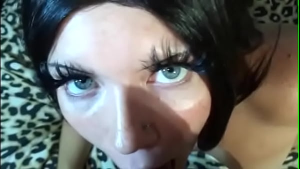 Heiße, verspielte Teenie-Strips – Amateur