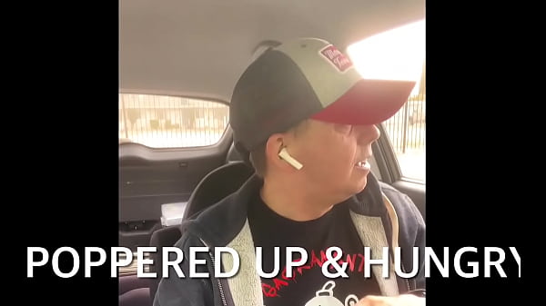 Adoro succhiare i ragazzi più grandi. Soprattutto agli anziani che hanno più di 70 anni piace questo papà che allatta con la sborra. Aveva accumulato un carico di 14 giorni e mi ha sparato due carichi in gola, uno dopo l'altro. Ho continuato a succhiare finché non ho ingoiato tutto il suo sperma.