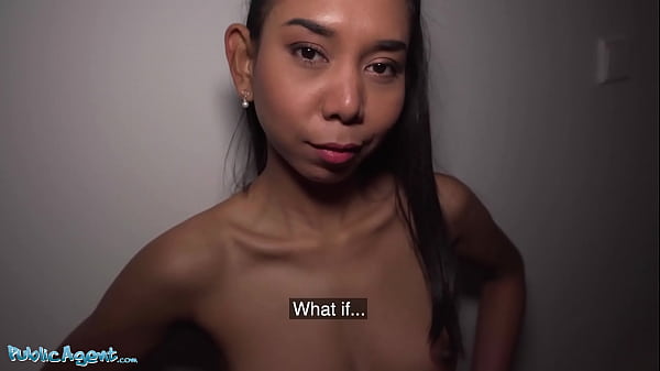 Hermosa Adolescente disfruta de una corrida