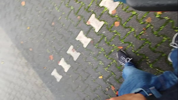 In mein Auto pinkeln