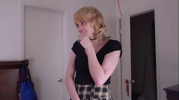 Trans Teen Wants Her Roommate'_s Hard Cock