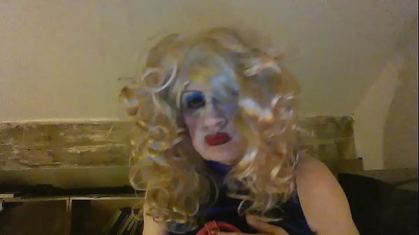 Cross-dressed smoking slut wants your piss in her mouth