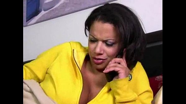 बड़े स्तन वाली एलेक्सिस सिल्वर कट्टर