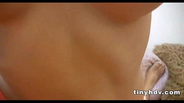 Scopata perfetta con la figa adolescente Cydella 3 51