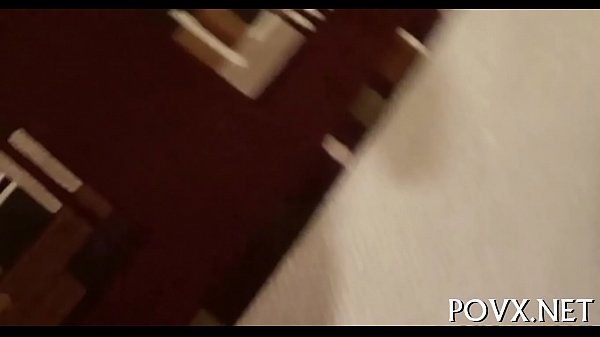 Il cameltoe rasato resiste allo speronamento